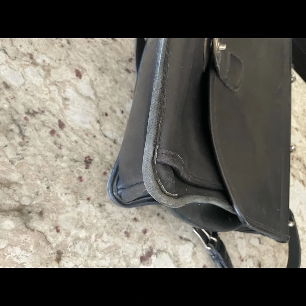 Vintage COACH leather messenger bag